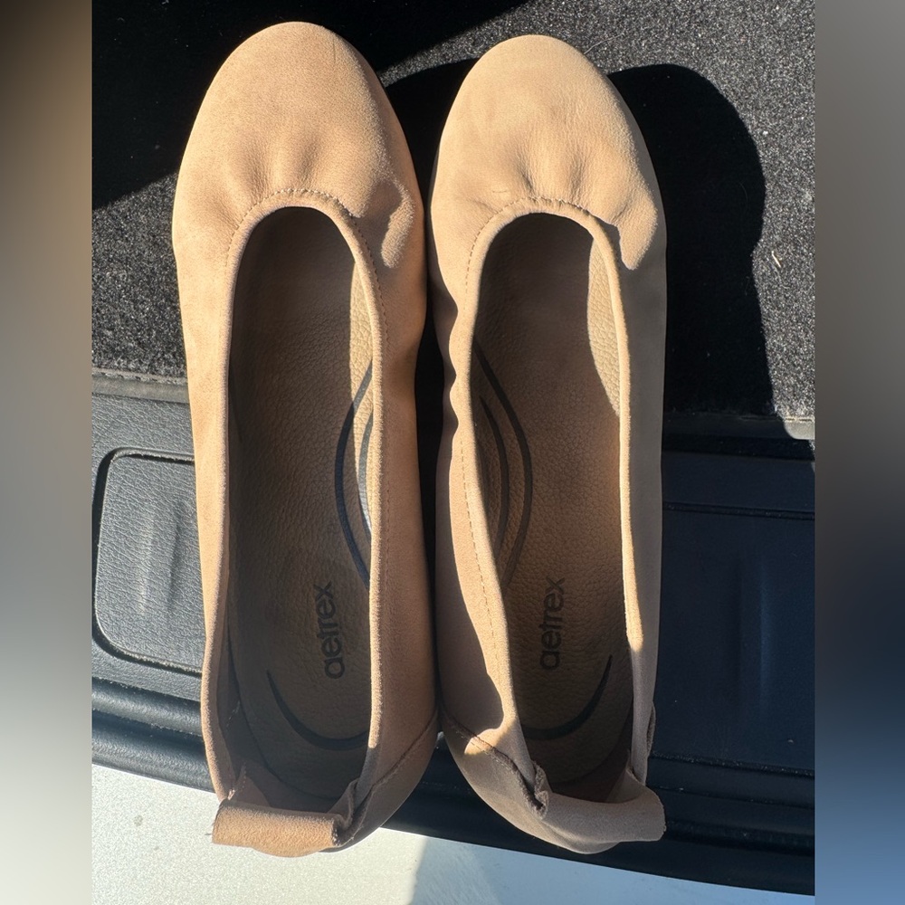 Aetrex Women's Beige Loafers NWOB